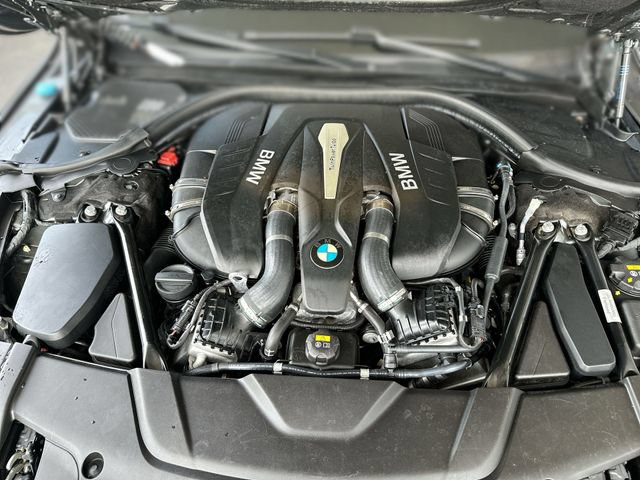 Used 2017 BMW 750i xDrive AWD/4WD image 29