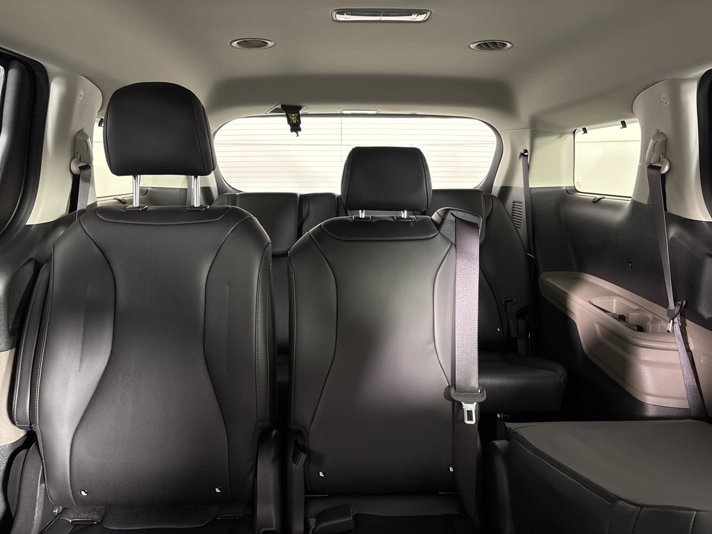 New 2026 Kia Carnival EX FWD image 49