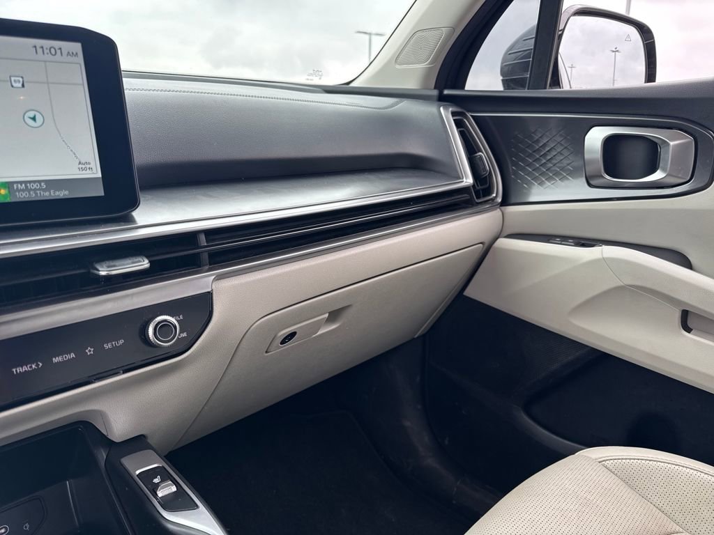 Used 2025 Kia Sorento S image 23