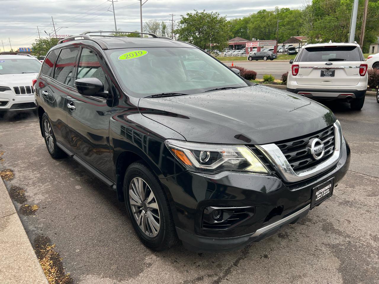 Used 2019 Nissan Pathfinder S image 10