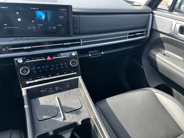 Used 2025 Hyundai Santa Fe Limited AWD/4WD image 19