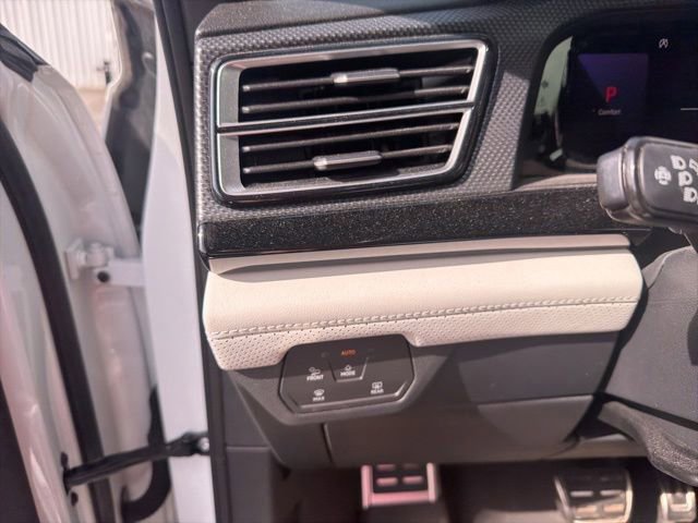 Used 2024 Volkswagen Atlas Cross Sport SEL Premium R-Line AWD/4WD image 12