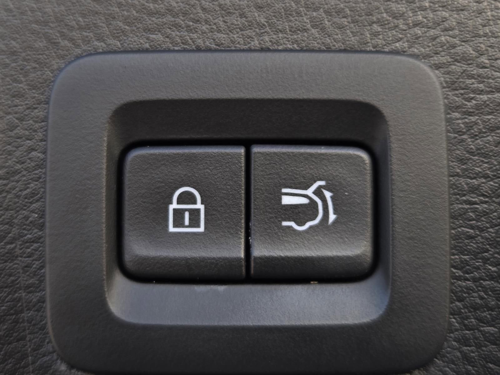 Certified 2025 MAZDA CX-50 AWD 2.5 Hybrid w/ Premium Pkg image 14