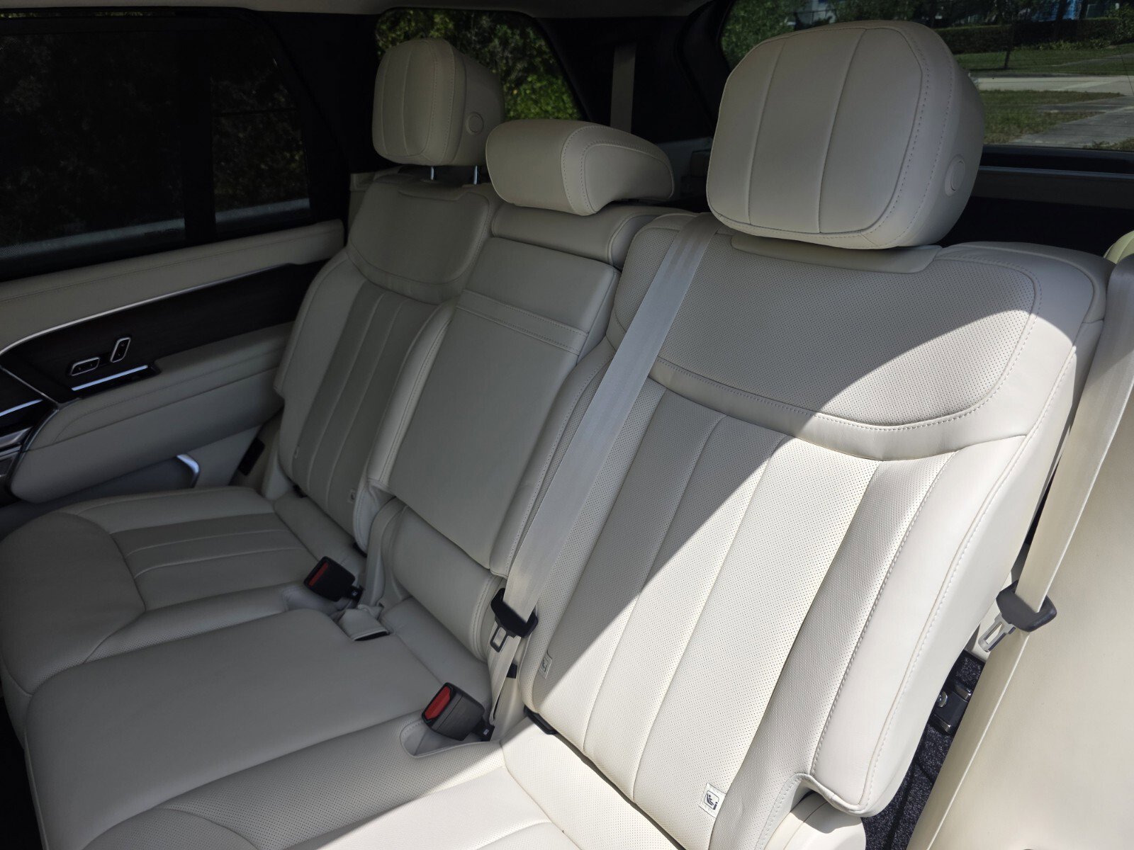 New 2026 Land Rover Range Rover Long Wheelbase SE AWD/4WD image 13