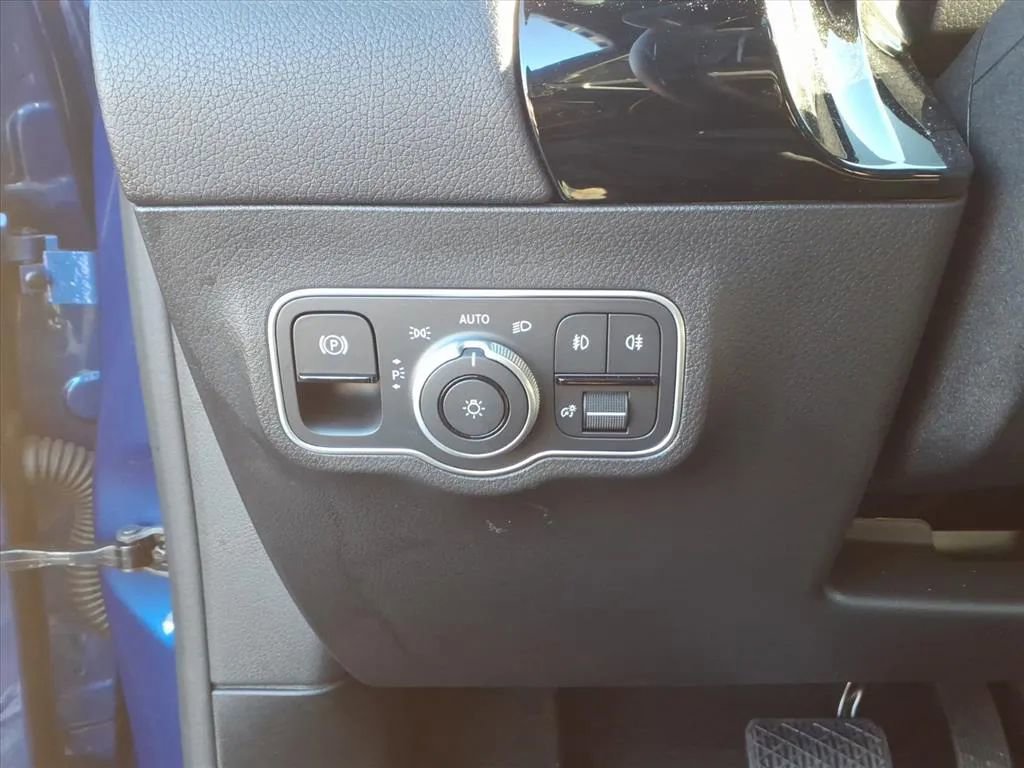 Used 2025 Mercedes-Benz GLA 250 image 29