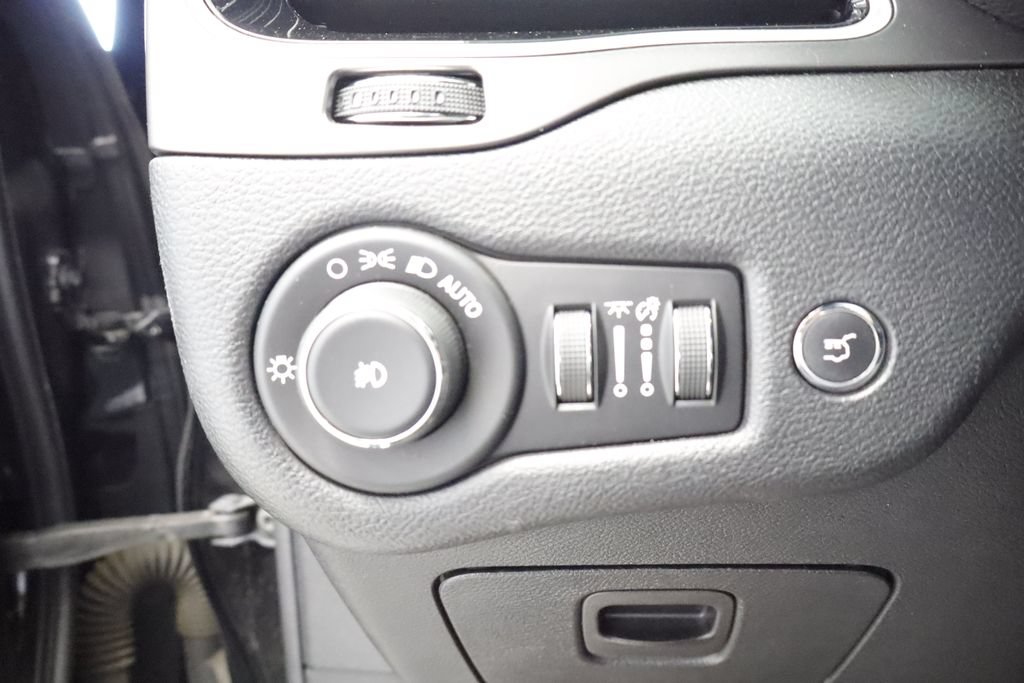 Certified 2020 Jeep Cherokee Limited AWD/4WD image 14