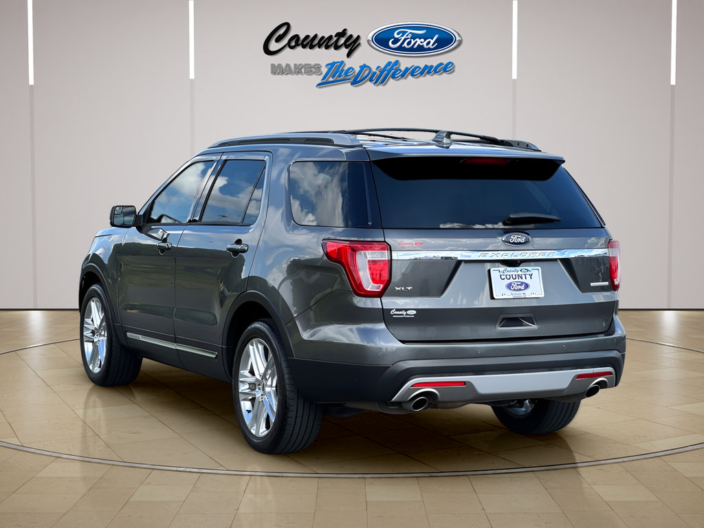 Used 2016 Ford Explorer XLT w/ Equipment Group 201A FWD image 11