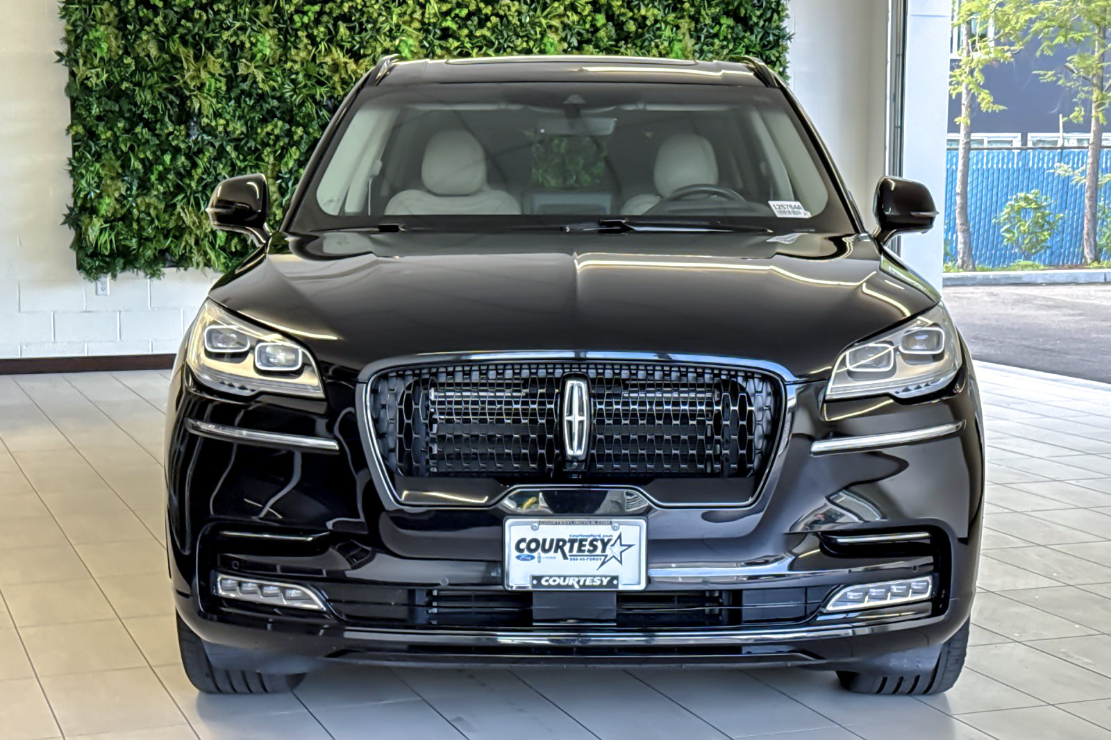 Certified 2023 Lincoln Aviator Reserve w/ Equipment Group 201A AWD/4WD image 9