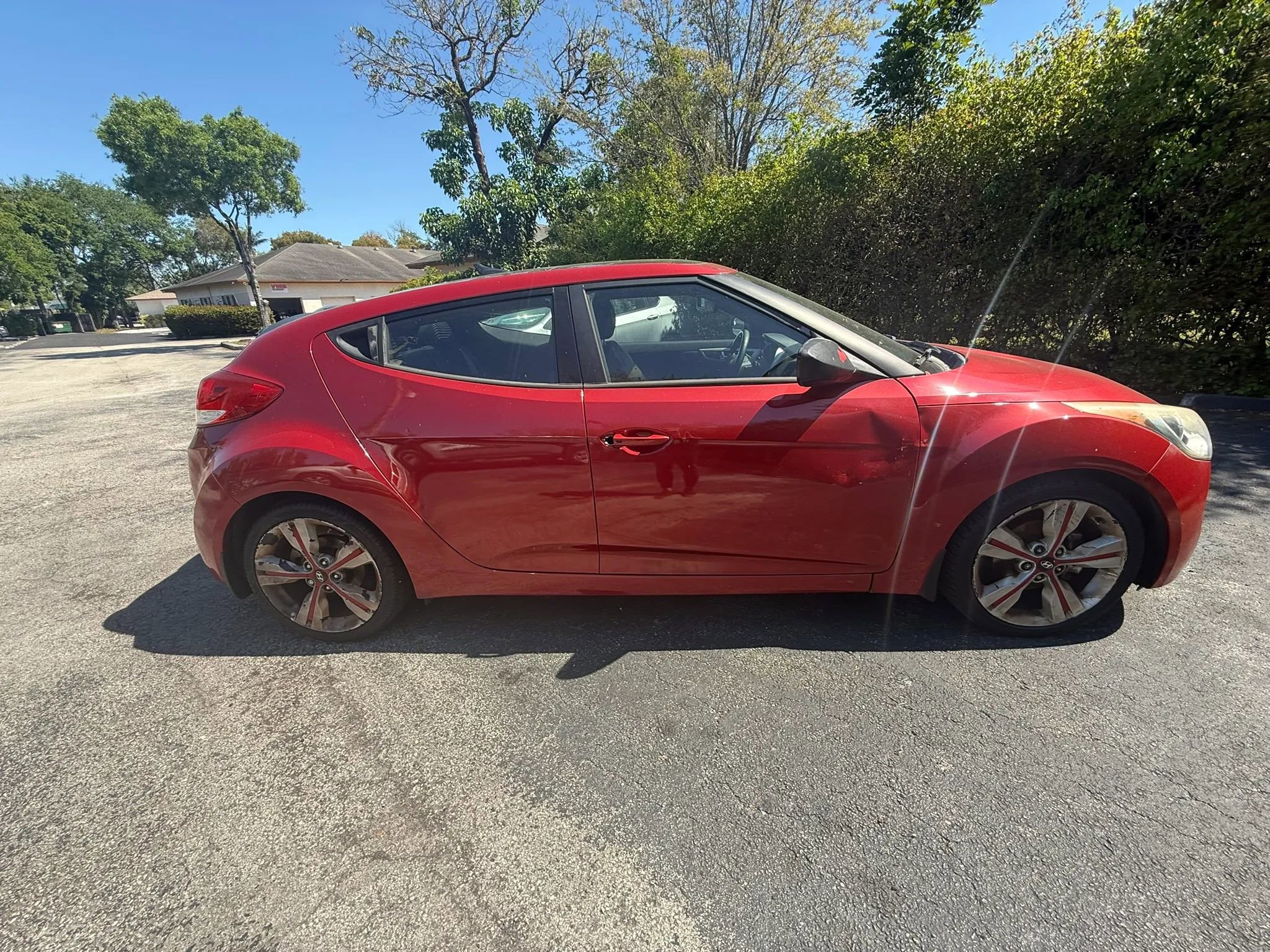 Used 2016 Hyundai Veloster w/ Option Group 03 FWD image 5