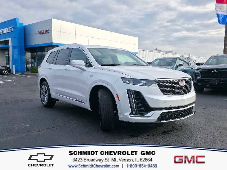 Used 2025 Cadillac XT6 Premium Luxury image 3