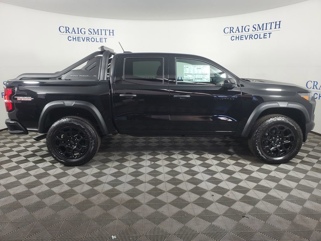 New 2026 Chevrolet Colorado Trail Boss w/ Midnight Edition AWD/4WD image 6