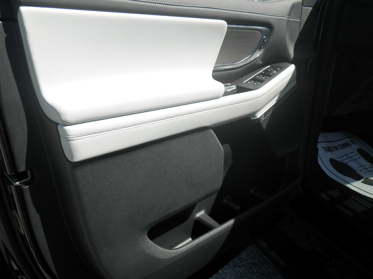 Certified 2025 Ford Expedition Platinum image 16