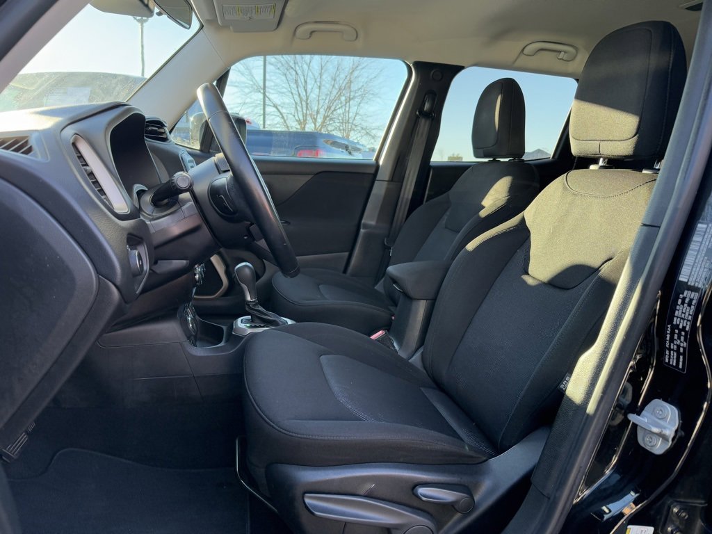 Used 2017 Jeep Renegade Latitude image 26