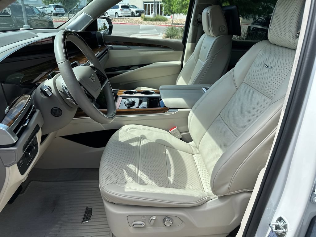 Certified 2025 Cadillac Escalade Sport Platinum w/ LPO, ONYX Package RWD image 20
