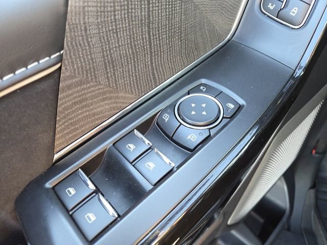 Used 2023 Ford F150 Lightning Platinum image 14