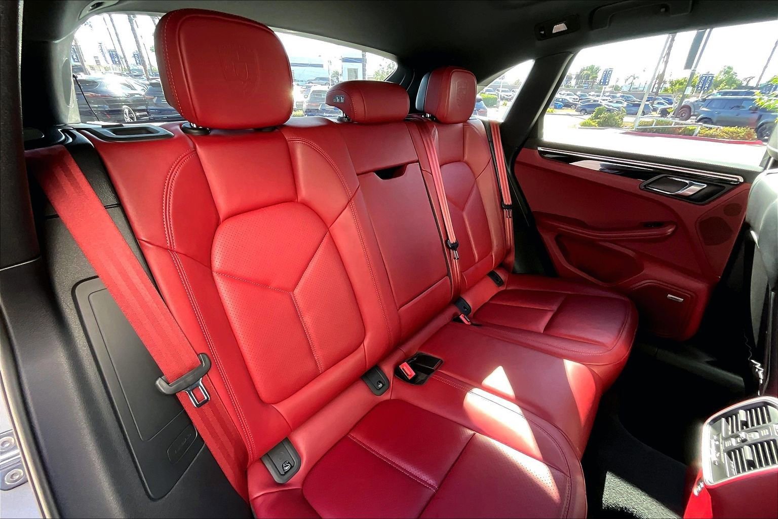 Used 2022 Porsche Macan S image 27