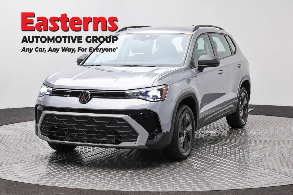 Used 2025 Volkswagen Taos S FWD image 1