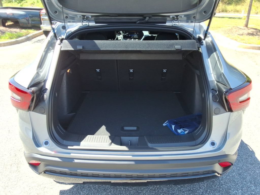 New 2026 Chevrolet Trax RS w/ Sunroof Package FWD image 14