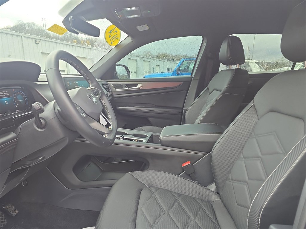 Used 2024 Volkswagen Atlas Cross Sport SE image 11