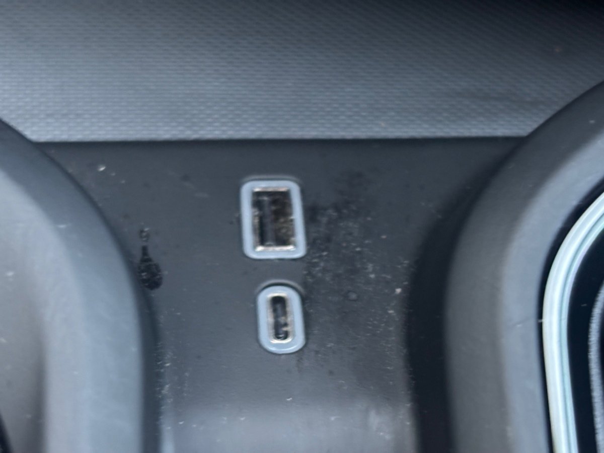 Used 2025 GMC Sierra 1500 AT4 w/ AT4 Premium Package image 6