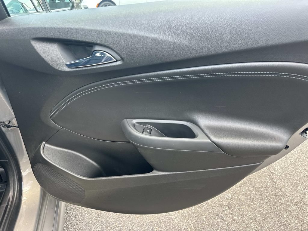 Used 2017 Chevrolet Cruze Premier FWD image 15