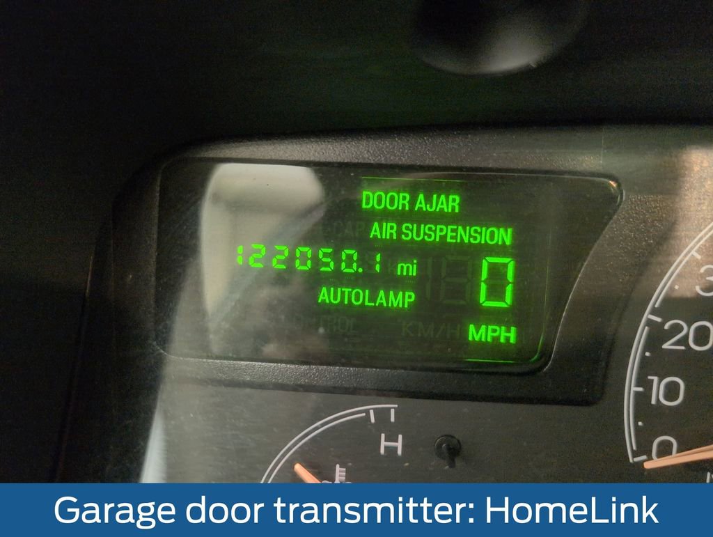 Used 2004 Lincoln Town Car Ultimate image 25