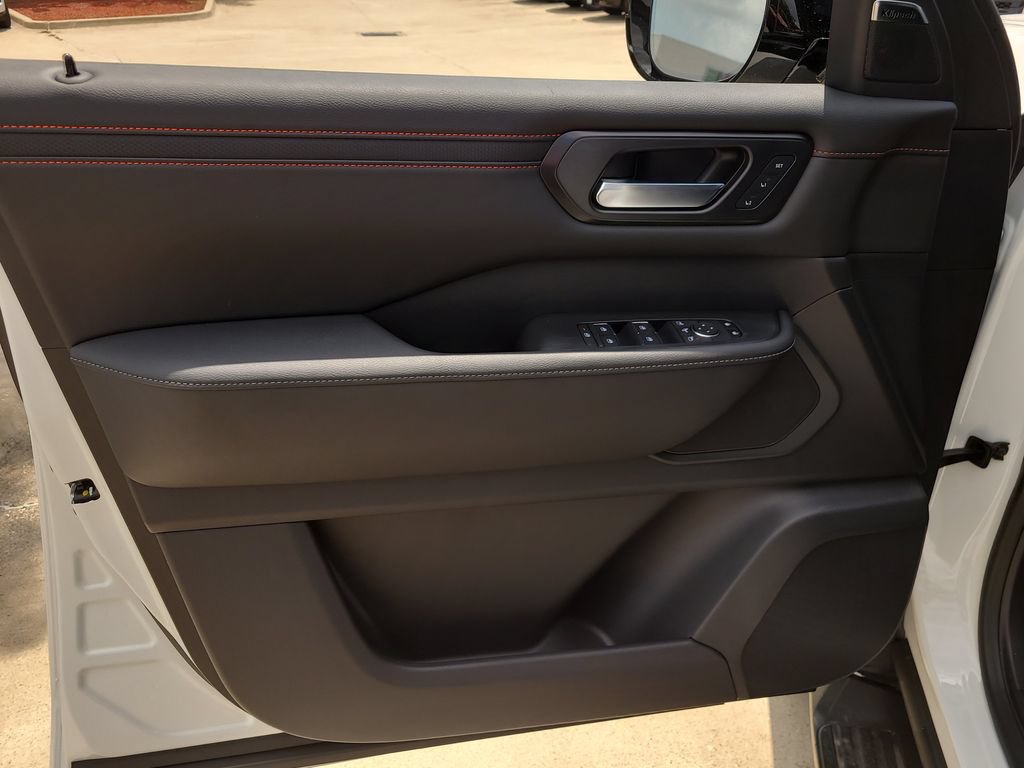New 2026 Nissan Armada PRO-4X w/ Captain's Chari Seat Package AWD/4WD image 15