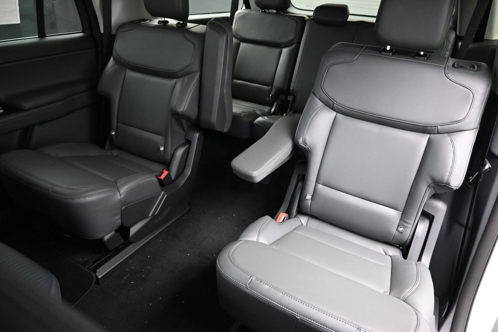 New 2027 Ford Expedition Max Active RWD image 19