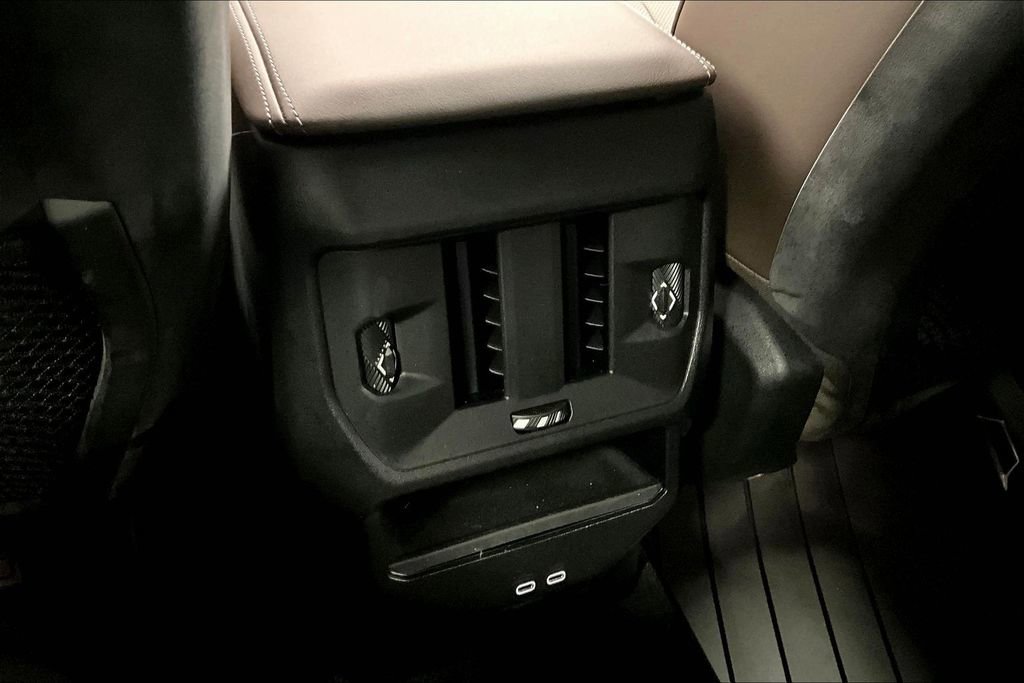 Used 2025 BMW X3 xDrive30i w/ Premium Package image 32