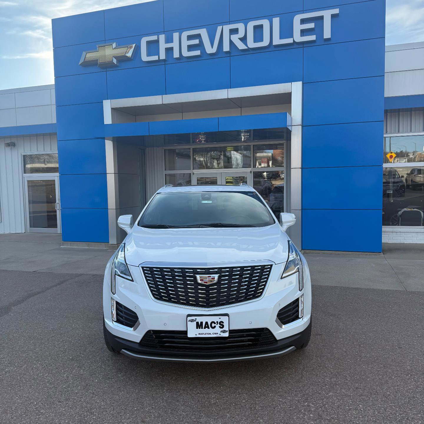 Used 2025 Cadillac XT5 Premium Luxury image 3