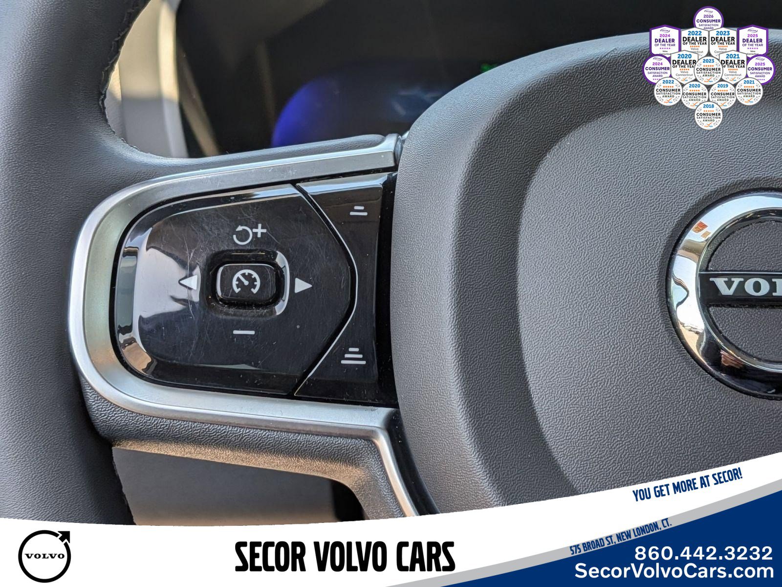 Certified 2024 Volvo XC60 B5 Plus w/ Protection Package Premier AWD/4WD image 20