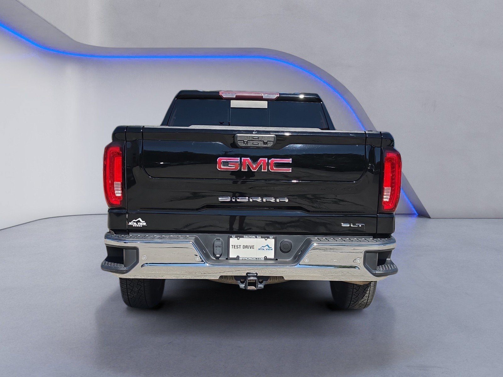 Used 2019 GMC Sierra 1500 SLT w/ SLT Premium Plus Package RWD image 4