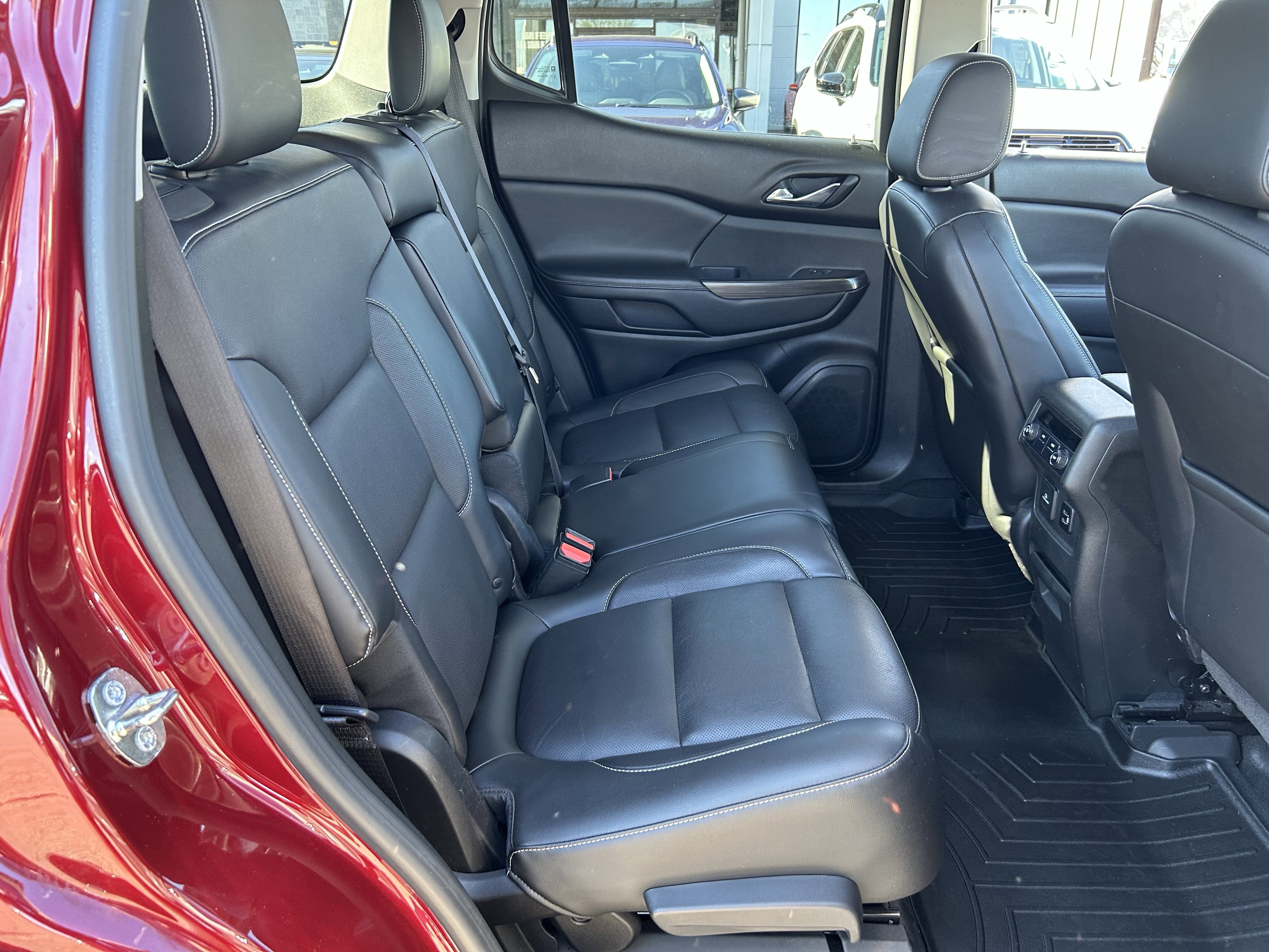 Used 2017 GMC Acadia SLT image 25