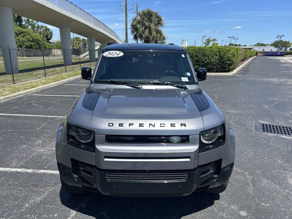 Used 2024 Land Rover Defender 90 X-Dynamic SE AWD/4WD image 19