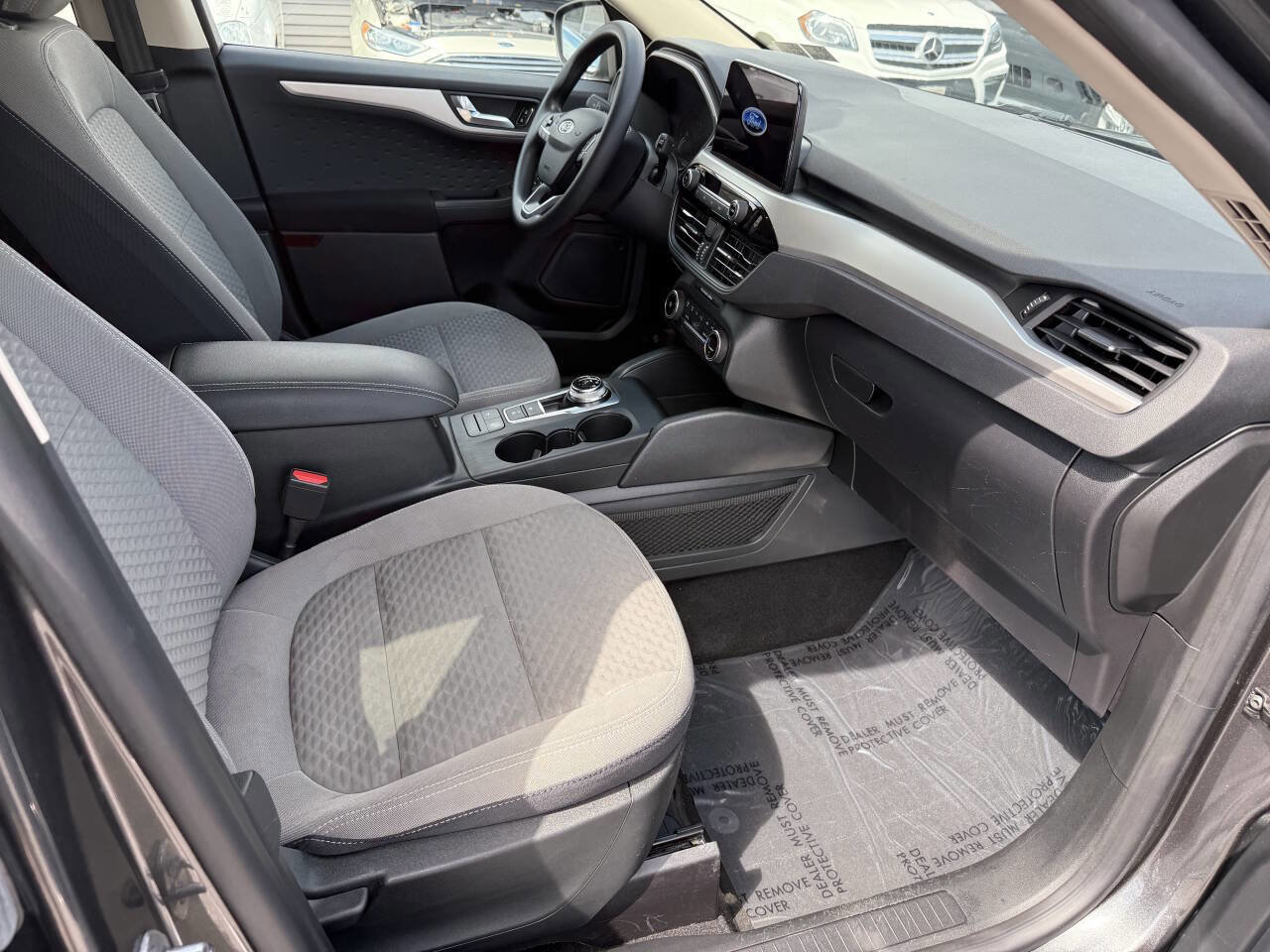 Used 2020 Ford Escape SE image 9