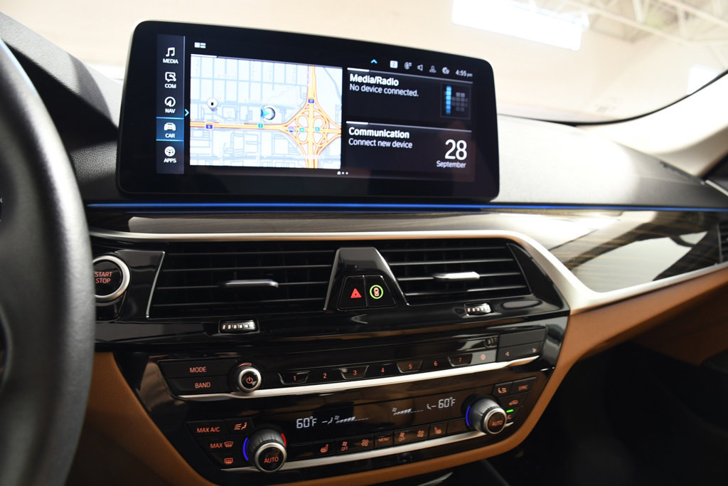 Used 2022 BMW 530e xDrive w/ Premium Package AWD/4WD image 32