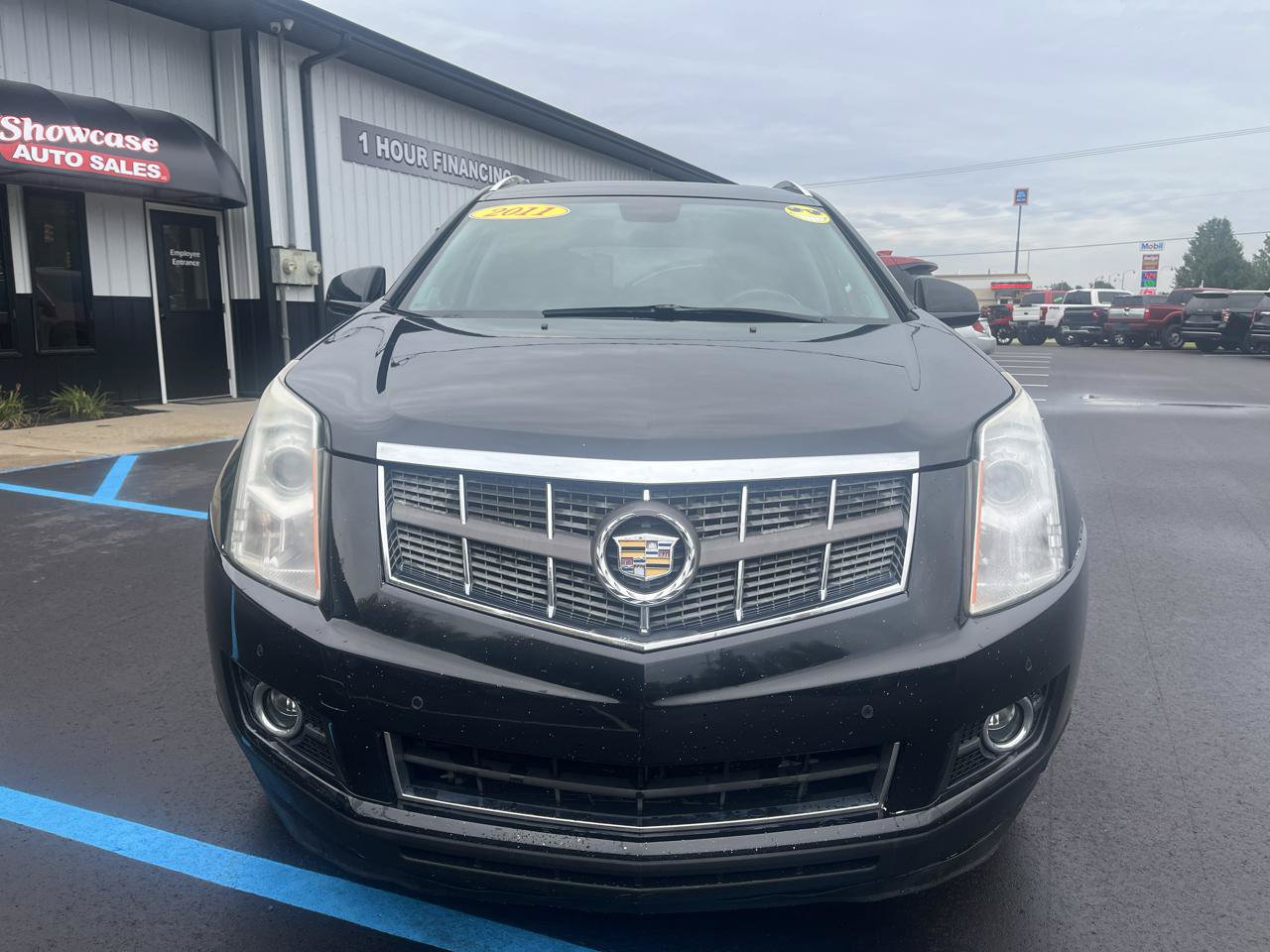 Used 2011 Cadillac SRX Luxury FWD image 2