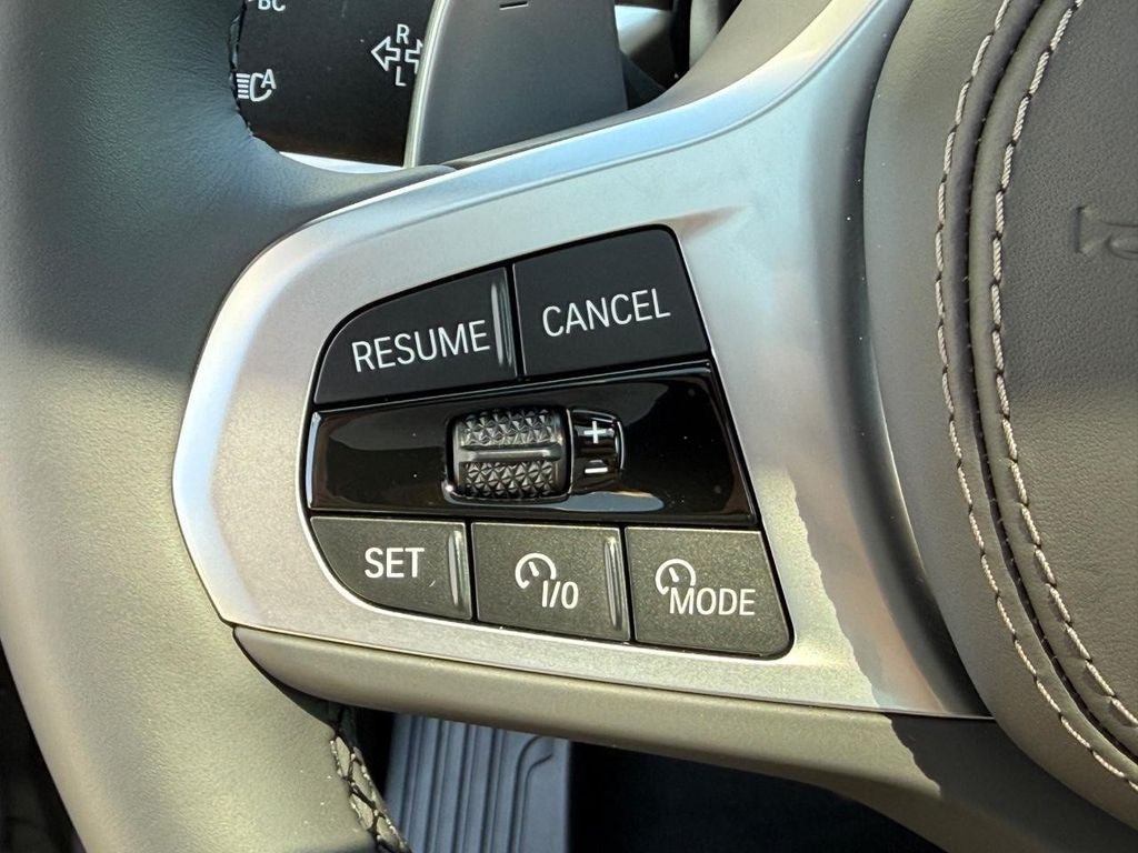 Used 2026 BMW X5 xDrive40i w/ M Sport Package AWD/4WD image 12