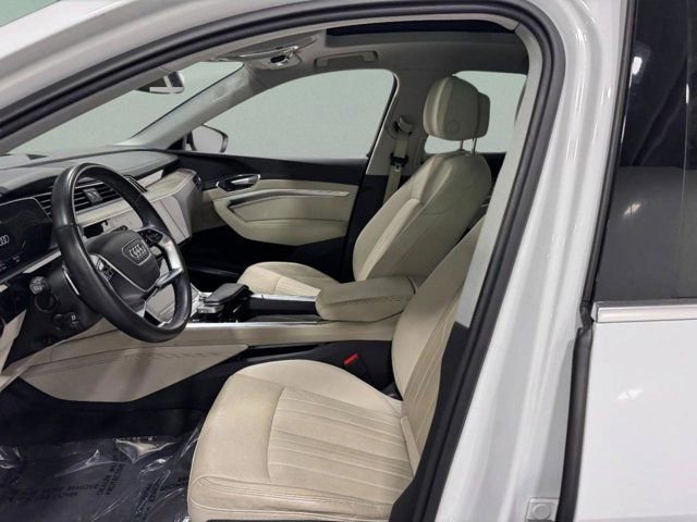 Used 2023 Audi e-tron Premium Plus w/ Premium Plus Package AWD/4WD image 8