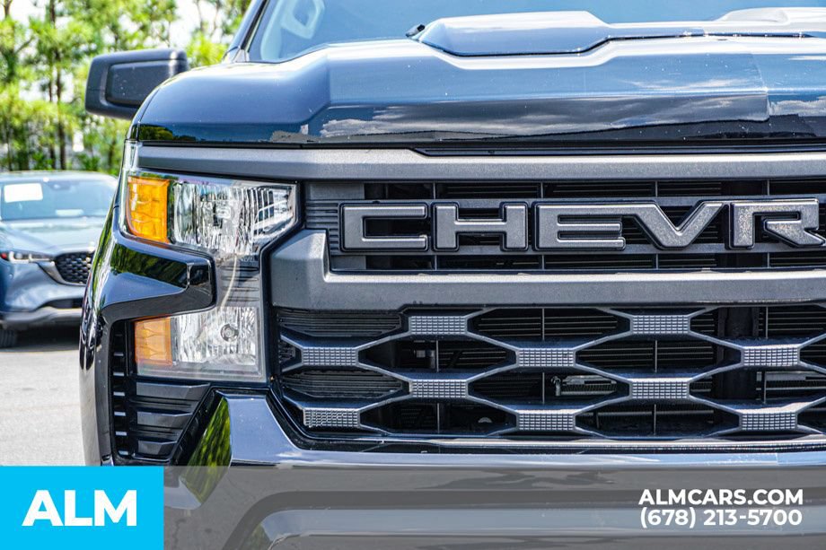 Used 2024 Chevrolet Silverado 1500 Custom Trail Boss w/ Dark Appearance Package AWD/4WD image 11