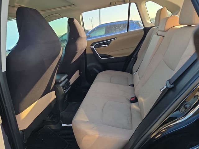 Used 2019 Toyota RAV4 XLE AWD/4WD image 9