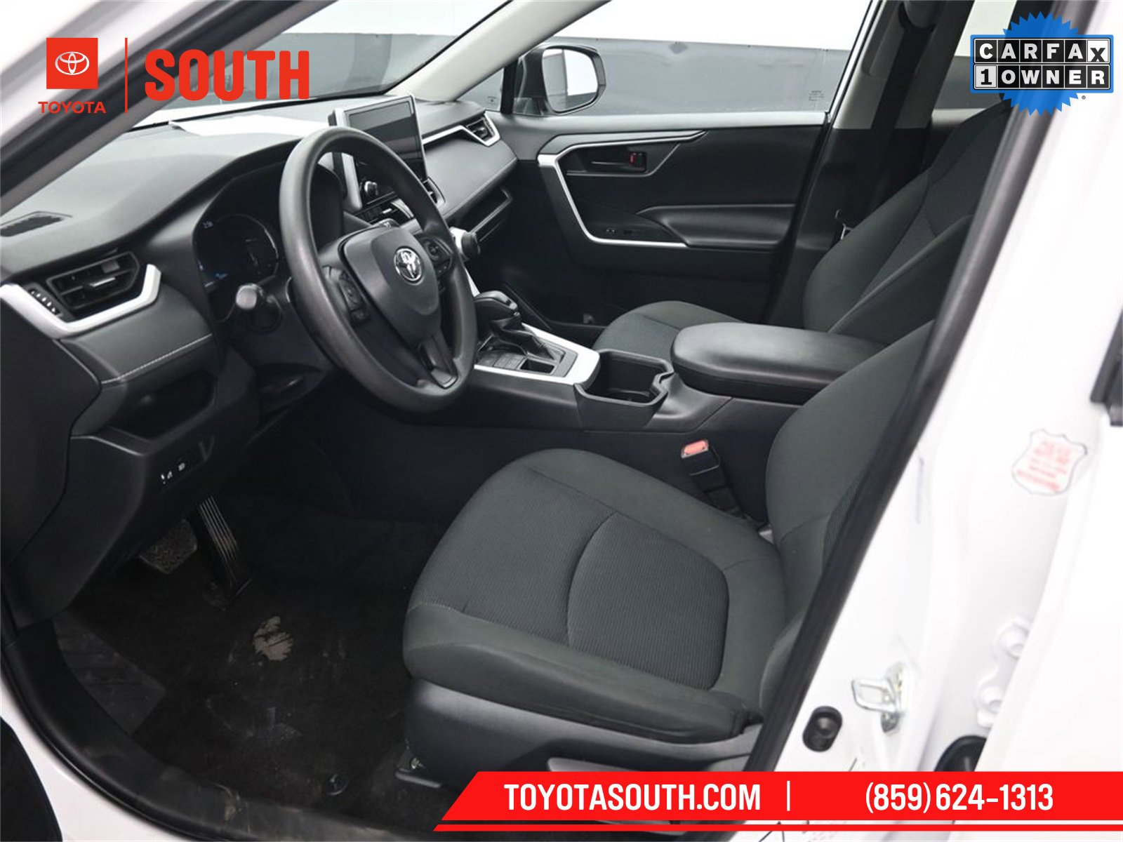 Used 2024 Toyota RAV4 LE image 9