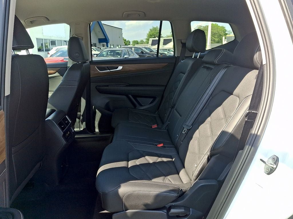 Used 2026 Volkswagen Atlas SE AWD/4WD image 10