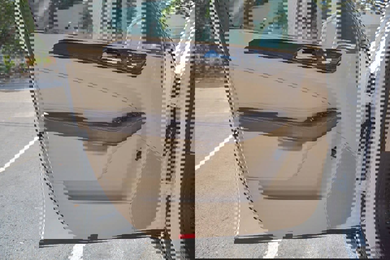 Used 2017 Mercedes-Benz GLE 350 w/ Premium 1 Package image 16