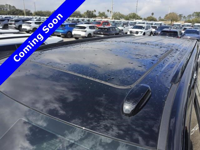 Used 2025 Cadillac Escalade ESV Sport w/ Touring Package image 10