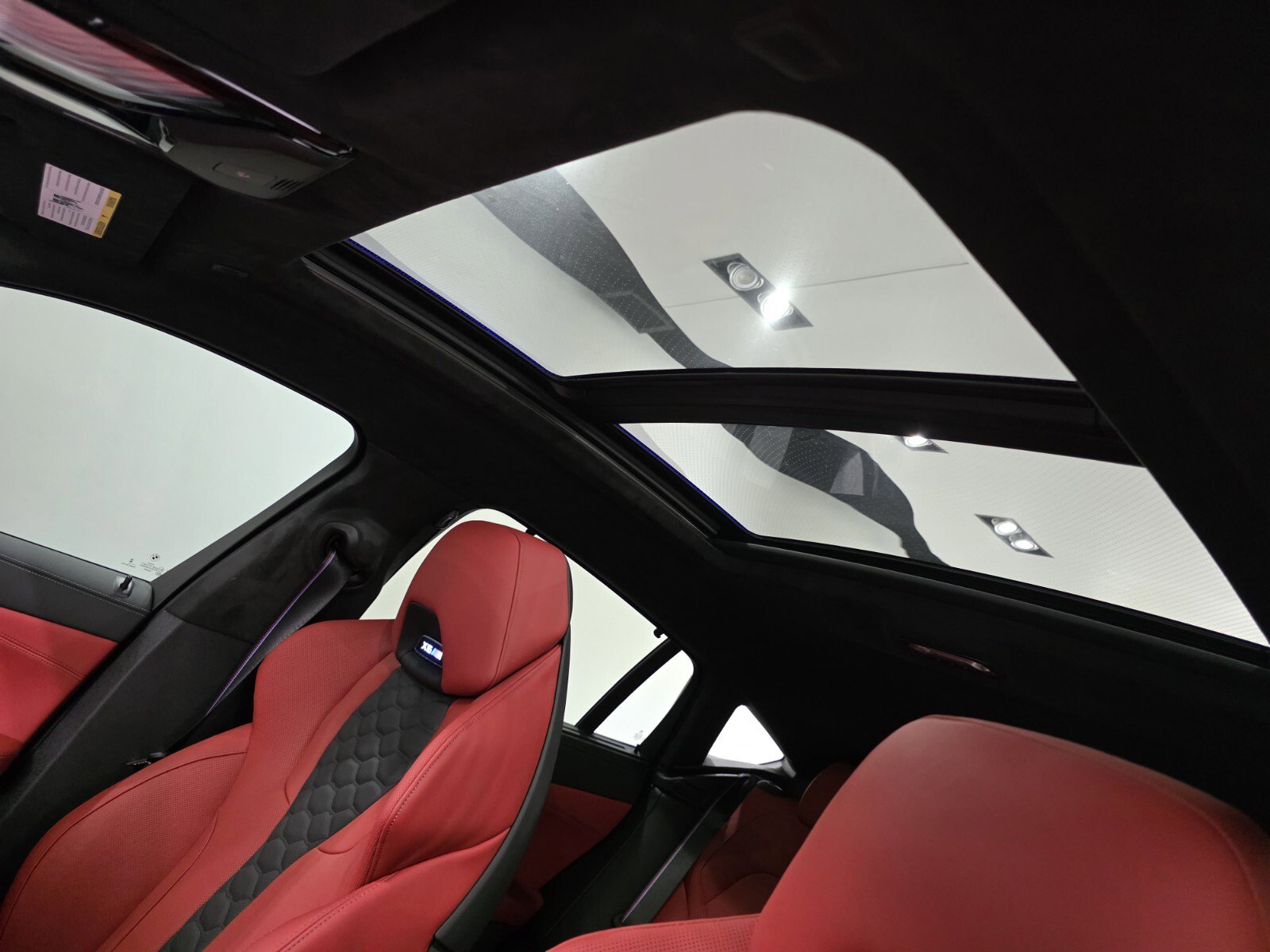 Used 2025 BMW X6 M Competition w/ Executive Package image 9