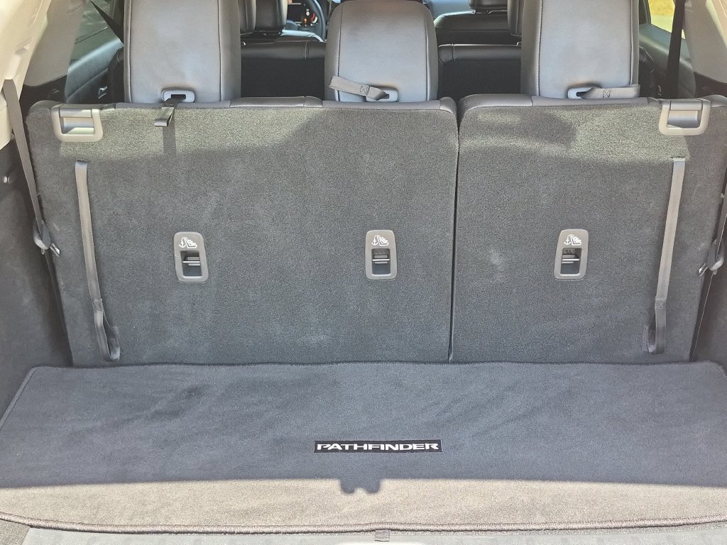 Certified 2026 Nissan Pathfinder SL FWD image 38