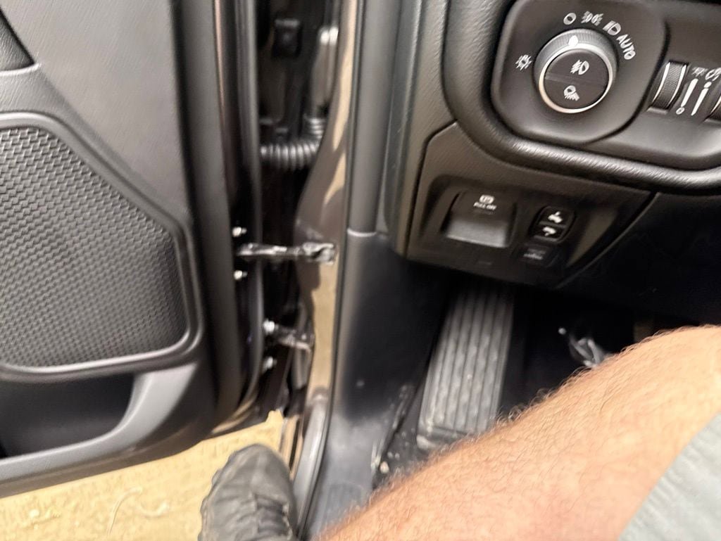 New 2026 RAM 1500 4x4 Crew Cab image 17