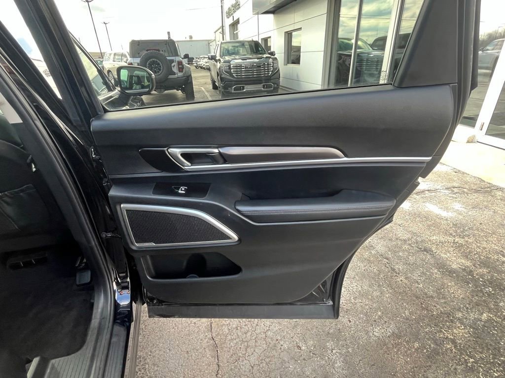 Used 2024 Kia Telluride LX image 27