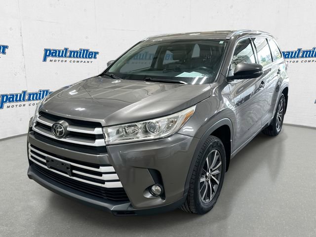 Used 2017 Toyota Highlander XLE image 1